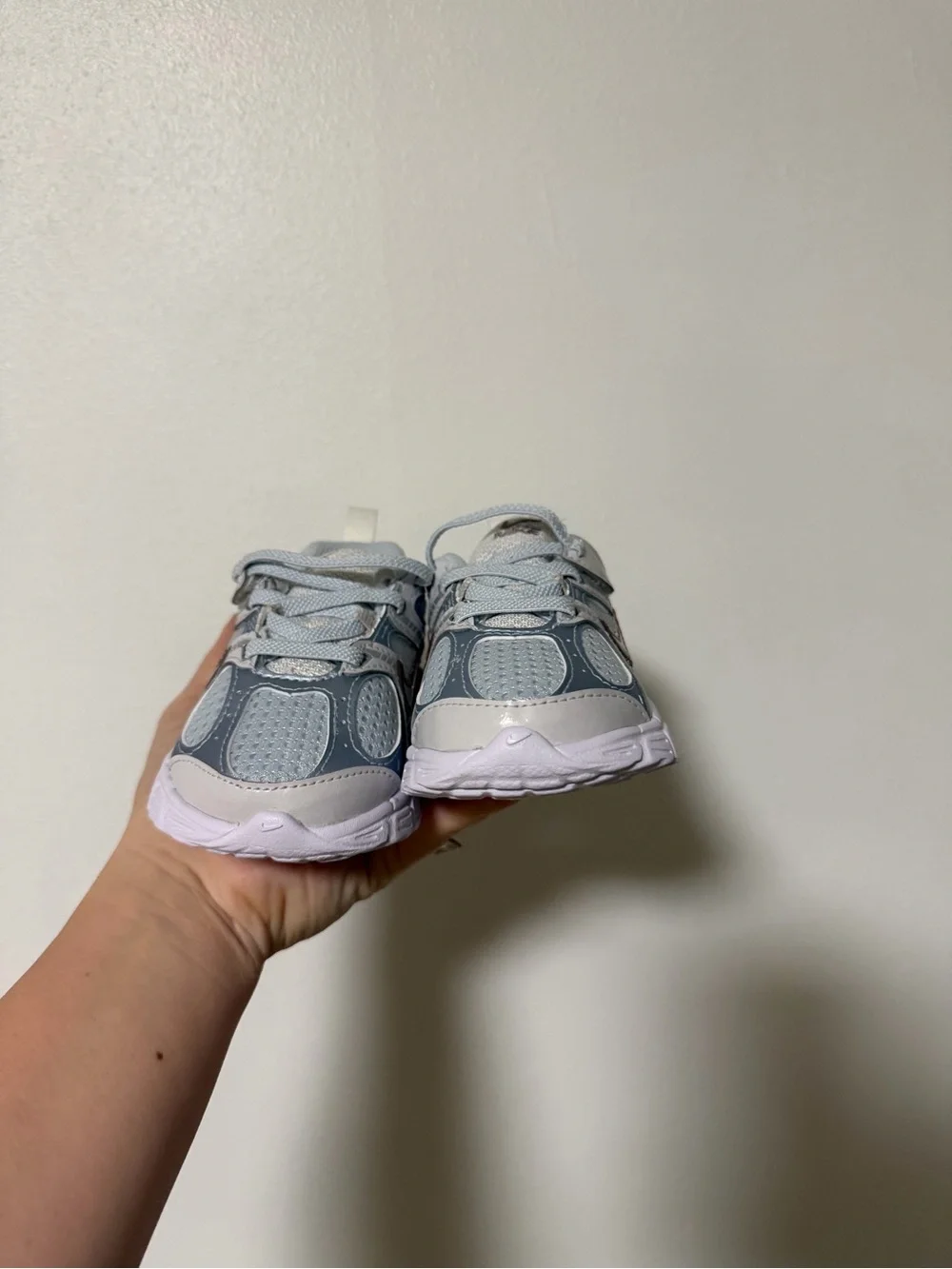 Nike v5 rnr size 7C walker sneakers